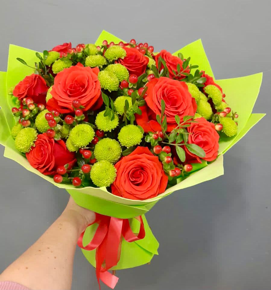 Букет цветов из: Хризантемы и Розы в Песчанке