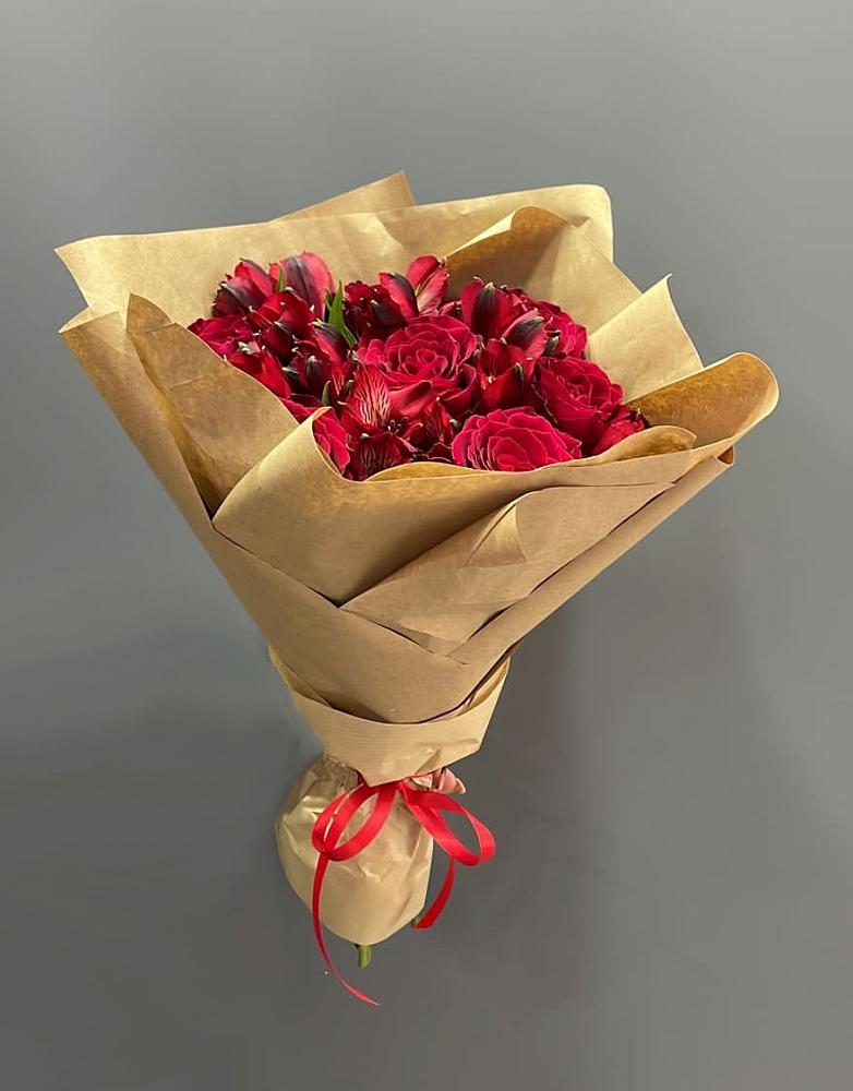 Букет цветов из: Альстромерии и Розы в Песчанке