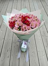 Букет цветов из:  Альстромерии в Песчанке