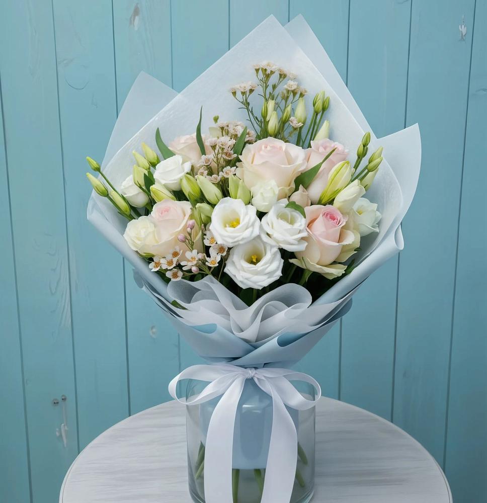 Букет цветов из: Розы и Лизиантусы в Песчанке