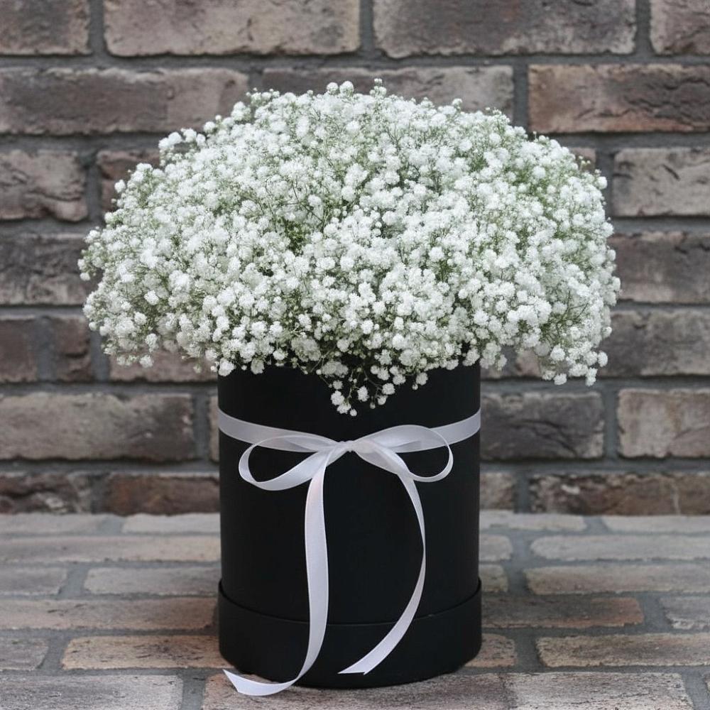 Цветочная композиция из Гипсофила в шляпной коробке в Песчанке