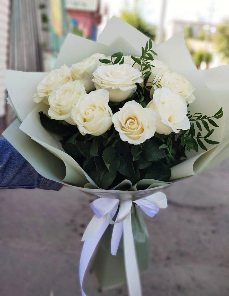 Букет Белые розы Проуд в Песчанке