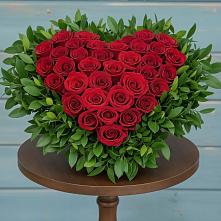 Цветочная композиция из Розы в виде сердца в Песчанке