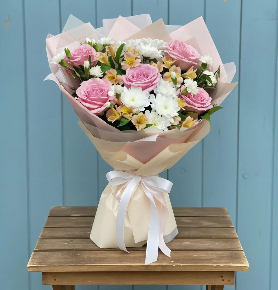 Букет цветов из: Гвоздики, Орхидеи и Розы в Песчанке