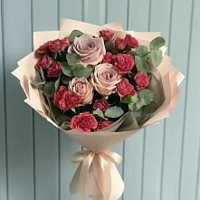 Букет цветов из:  Гвоздики и Розы #REPLACE_PRED# Песчанке