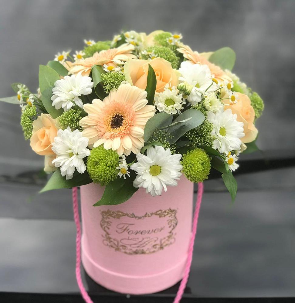 Цветочная композиция из Розы, Герберы и Хризантемы в шляпной коробке в Песчанке