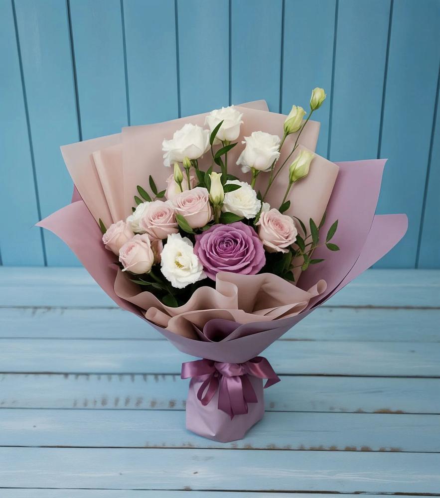 Букет цветов из: Розы и Лизиантусы в Песчанке